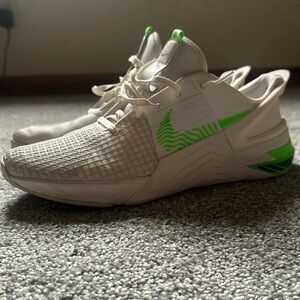 Nike Metcon 8, size 11 Men's, white and green